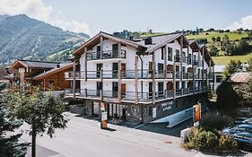 24 By Avenida - Mountain Hotel